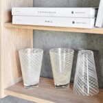 OYOY Sklenice Yuka Swirl Glass Clear 250 ml – set 2 ks, čirá barva, sklo