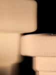 Ferm Living Skleněná stolní LED lampička Ripple White Large, bílá barva, sklo