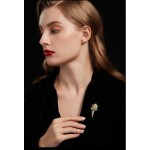 Luxusní brož Swarovski Elements Amalka - květina, Zlatá