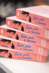 Láska jako z románu (poškozené) - Katie Holt