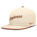 Nike Pánská kšiltovka Texas Longhorns NCAA 2026 Primetime True Fitted Velikost: 7 3/4