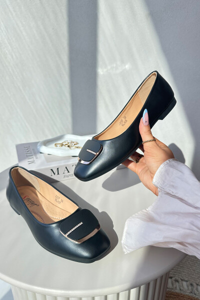 Dámské baletky z ekokože s ozdobou Černé Edoslli 38