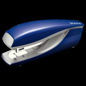 Leitz NeXXt STYLE 5562 titanově modrá / Stolní sešívačka / 3 mm / až 30 listů / P3 24/6 a 26/6 (55620069)