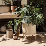 Ferm Living Obal na květináč Bau Pot Large Cashmere, béžová barva, kov