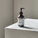 Meraki Hydratační tělové mléko Silky Mist 275 ml, černá barva