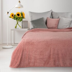 Originální růžová deka s geometrickým vzorem Šířka: 70 cm | Délka: 160 cm Šířka: 70 cm | Délka: 160 cm