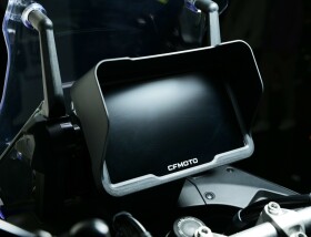 CFMOTO Stínítko displeje pro 800MT Sport/Touring