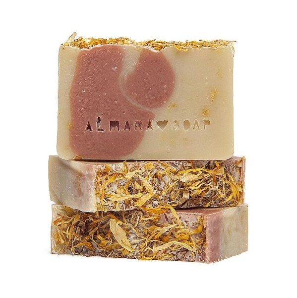 Almara Soap Přírodní mýdlo Babiččina zahrádka, žlutá barva