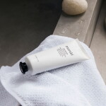 Meraki Peeling na obličej 75 ml, bílá barva, plast