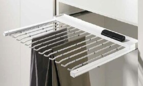 Hettich Výsuvný věšák na kalhoty (153640)