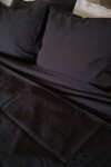 Storefactory Povlečení z organické bavlny Crinkle Phantom Black 150 × 210 cm, černá barva, textil