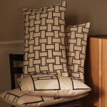 Ferm Living Povlak na polštář Lattice Offset Off-white/Black 40 × 60 cm, krémová barva, textil