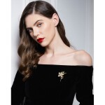 Květinová brož se zirkony Andrea, Zlatá