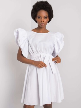 Dámské bílé šaty s opaskem