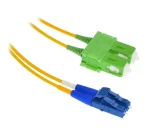XtendLan FO patch LC-SC/APC / Optický patch kabel / 1 m / 9/125 Singlemode / Duplex / G.657.A1 / LS0H (FOP-LCSCA-D-1-9-A1)