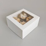 Dortisimo Bílá krabice s okénkem na 4 ks muffinů (17,7 x 17,7 x 10 cm)