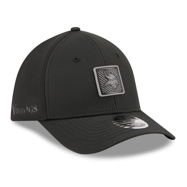 New Era Pánská kšiltovka Minnesota Vikings NFL Black 2026 Training Camp 39THIRTY Flex Velikost: M/L