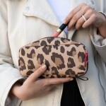 Praktické pouzdro Reisenthel Multicase Leo Macchiato