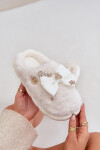 Hřejivé Pantofle S Mašlí A Připínáčky Bílé Annalira 38/39