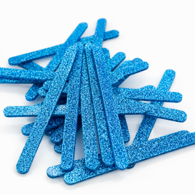 Cake star Akrylatové tyčky na nanuk modrá třpytky délka 7cm (10ks)