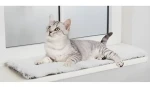 TRIXIE Podložka na okenní parapet Harvey / 90 x 28 cm / plyš / pěnová výplň / neklouzavý spodek (109754)