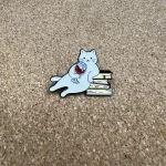 Pinarna.cz Kočička s vínem a knihami