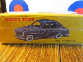 Dinky Toys - Ford Vedette 54