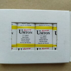 Umton Umton, mistrovské akvarelové barvy, 1/2 pánvička, 2,6 ml, 1 ks Barva Umton: 2207 Nikl žlutý