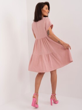 Zaprášené růžové oversize šaty