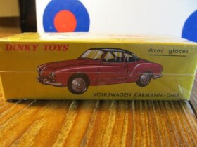 Dinky Toys - VW Karmann Ghia