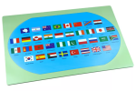 Moyo Montessori Moyo Montessori Svět - mapa s vlajkami (na stojánku)