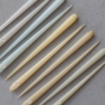 Ester & erik Svíčka Taper 32 cm – 14 Pale Ginger – set 2 ks, žlutá barva, vosk