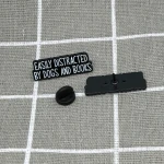 Pinarna.cz Easily distracted by dogs and books / Snadno se nechá rozptýlit psy a knihami