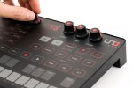 IK Multimedia UNO Synth