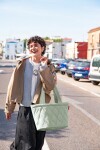 Nákupní taška přes rameno Reisenthel Shopper M Puffer iced matcha