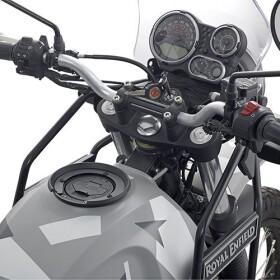 Bf39 objímka pro uchycení tankruksaku Givi \"Tanklock\"na víčko nádrže Royal Enfield Himalayan 411