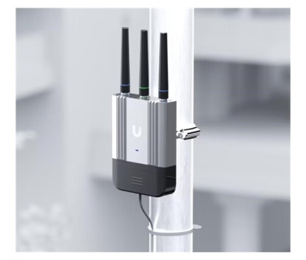 UBNT UMR - Industrial Mobile Router EDF_10901938