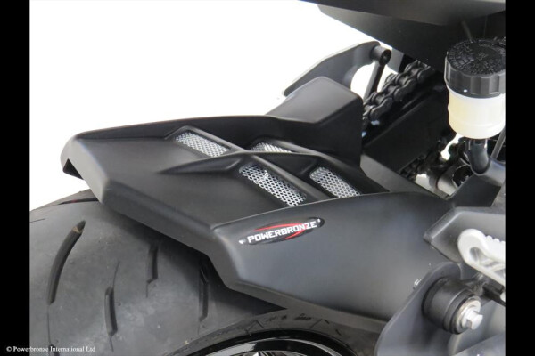 Kawasaki Ninja 400 18-25, Z400 19-25, Z500 24-25, Z500 SE 24-25, Ninja 500 24-25, Ninja E-1 24-25, ZE-1 24-25 Zadní blatník