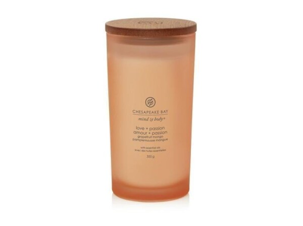 Vonná svíčka CHESAPEAKE BAY CANDLE Love & Passion 355g