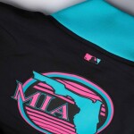 Nike Pánská bunda Miami Marlins MLB City Connect 2026 Authentic Dugout Bomber Velikost: 2XL