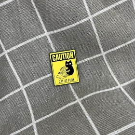 Pinarna.cz Caution - Cat at play / Pozor - kočka si hraje