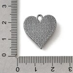 Kovový přívěsek - ocelově šedý s červeným smaltem - gotické srdce - 21 x 19 x 2,5 mm - 1 ks