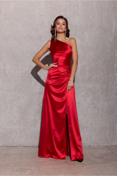 Dlouhé šaty SUK0461 červené - Roco Fashion 36