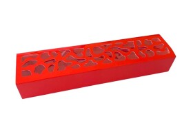 Cake Star Cake Star Krabička na makronky červená se zdobeným okénkem 25,8 x 6 x 4 cm (na 10 kusů)