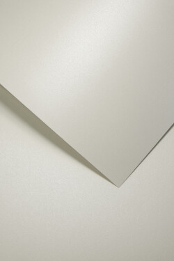 Galeria Papieru Millenium karton A4 220 g/m2 přírodní bílá