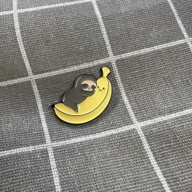 Pinarna.cz Spící lenochod na banánu