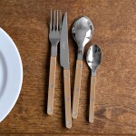 SABRE PARIS 4-dílná sada příborů Bistrot Brillant – Pearly Caramel, hnědá barva