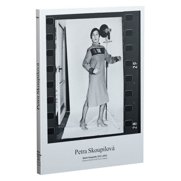 SKOUPILOVÁ: MÓDNÍ FOTOGRAFIE SKOUPILOVÁ: