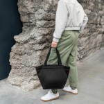 Nákupní taška přes rameno Reisenthel Shopper M Mesh black