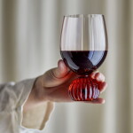 Bloomingville Sklenice na víno Taurin Wine Rose 430 ml, růžová barva, sklo